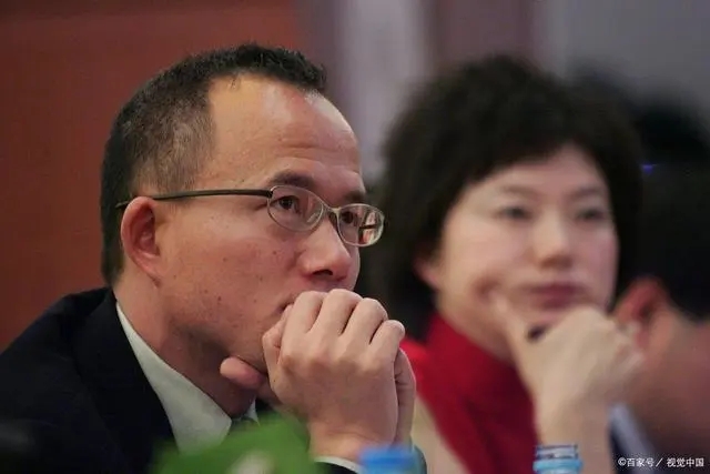 看钉钉移动办公的发展，你还相信会Excel就能开发管理软件吗？